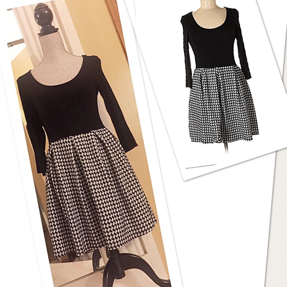 Dresses & Skirts - ModCloth Fervour Pinup Houndstooth Flare Dress M♥️